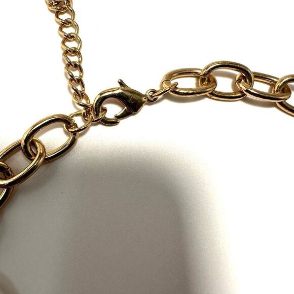 Gold tone chain heart pendant necklace - Picture 5 of 6